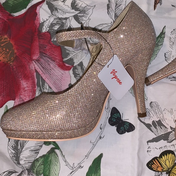 New with box Vepose New York Gold Glitter Heels - Picture 4 of 15